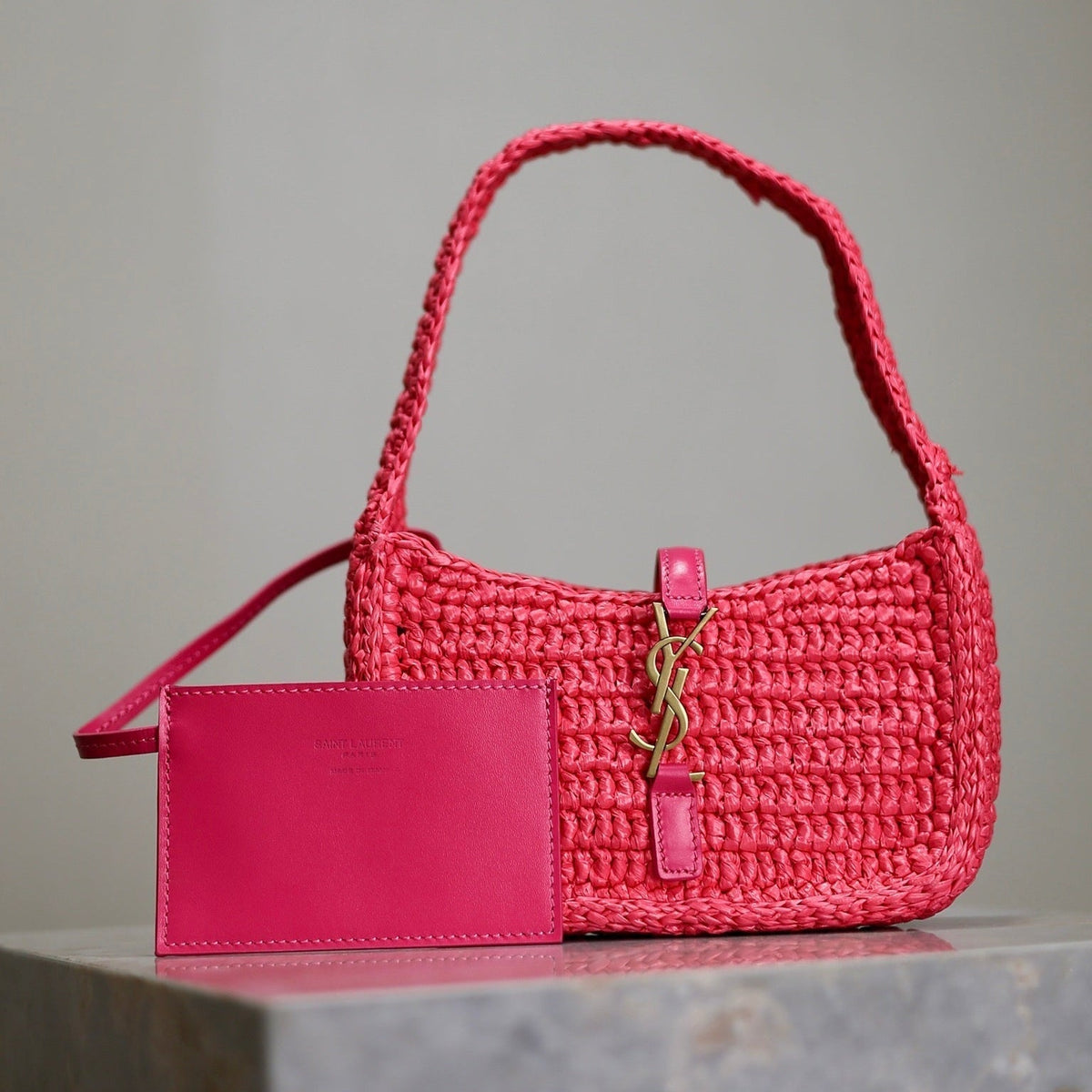 SAINT LAURENT LE 5 À 7 BAG 19 IN MAGENTA PINK WOVEN RAFFIA
