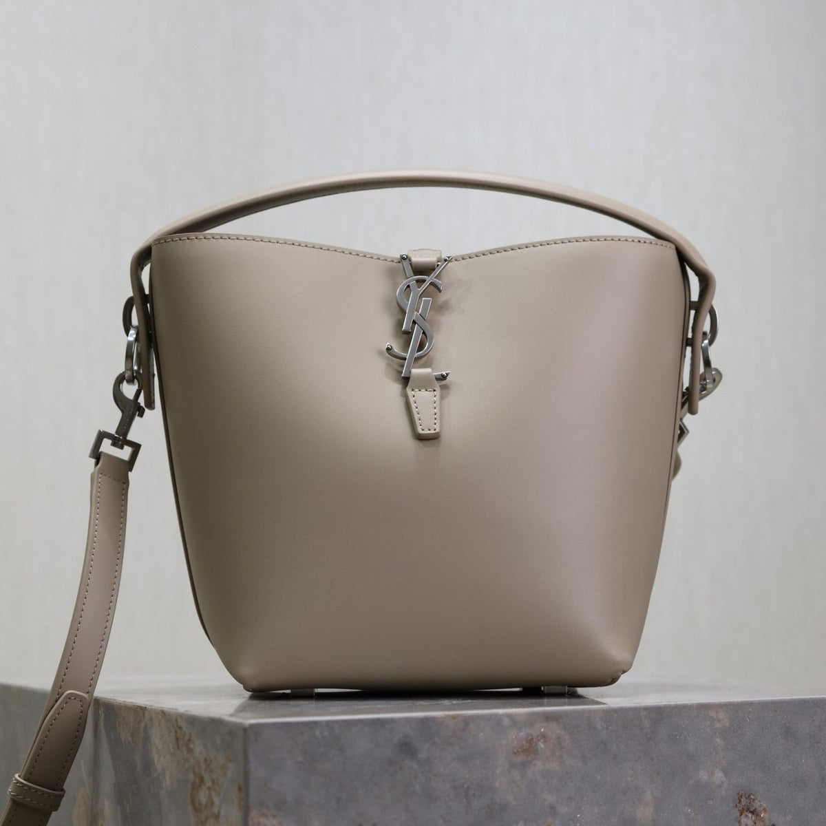 SAINT LAURENT YSL 25S LE 37 BAG 20 IN DUSTY GRAY CALFSKIN SILVER HARDWARE