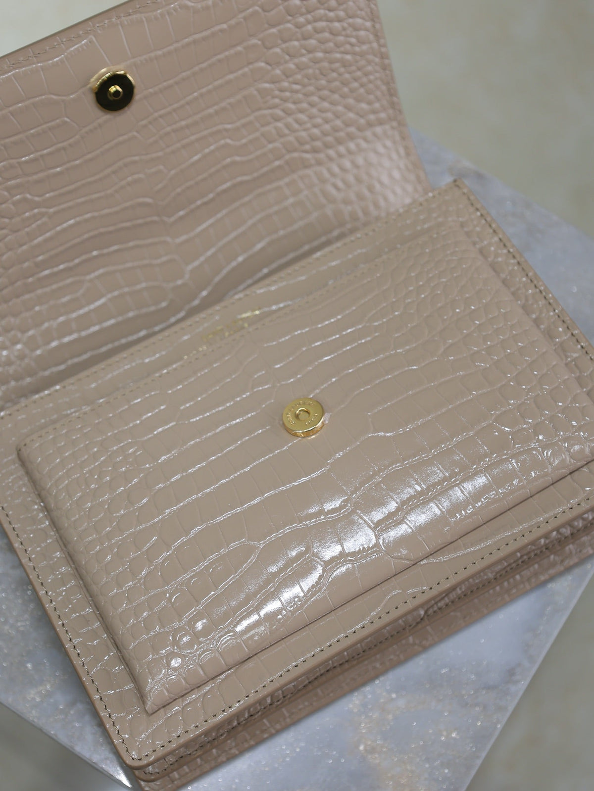 SAINT LAURENT YSL 25S SUNSET MEDIUM 22 IN NUDE CROCODILE-EMBOSSED SHINY CALFSKIN GOLD HARDWRE
