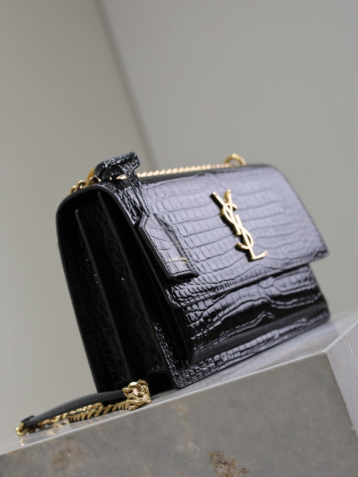 SAINT LAURENT YSL 25S SUNSET MEDIUM 22 IN BLACK CROCODILE-EMBOSSED SHINY CALFSKIN GOLD HARDWRE
