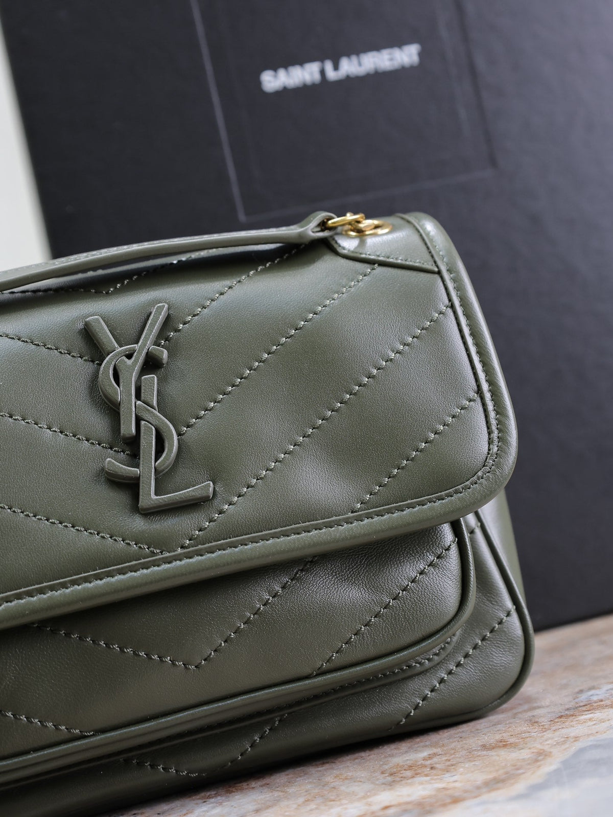 SAINT LAURENT NIKI BABY 22 IN UNIFORM GREEN LAMBSKIN GOLD CHAIN