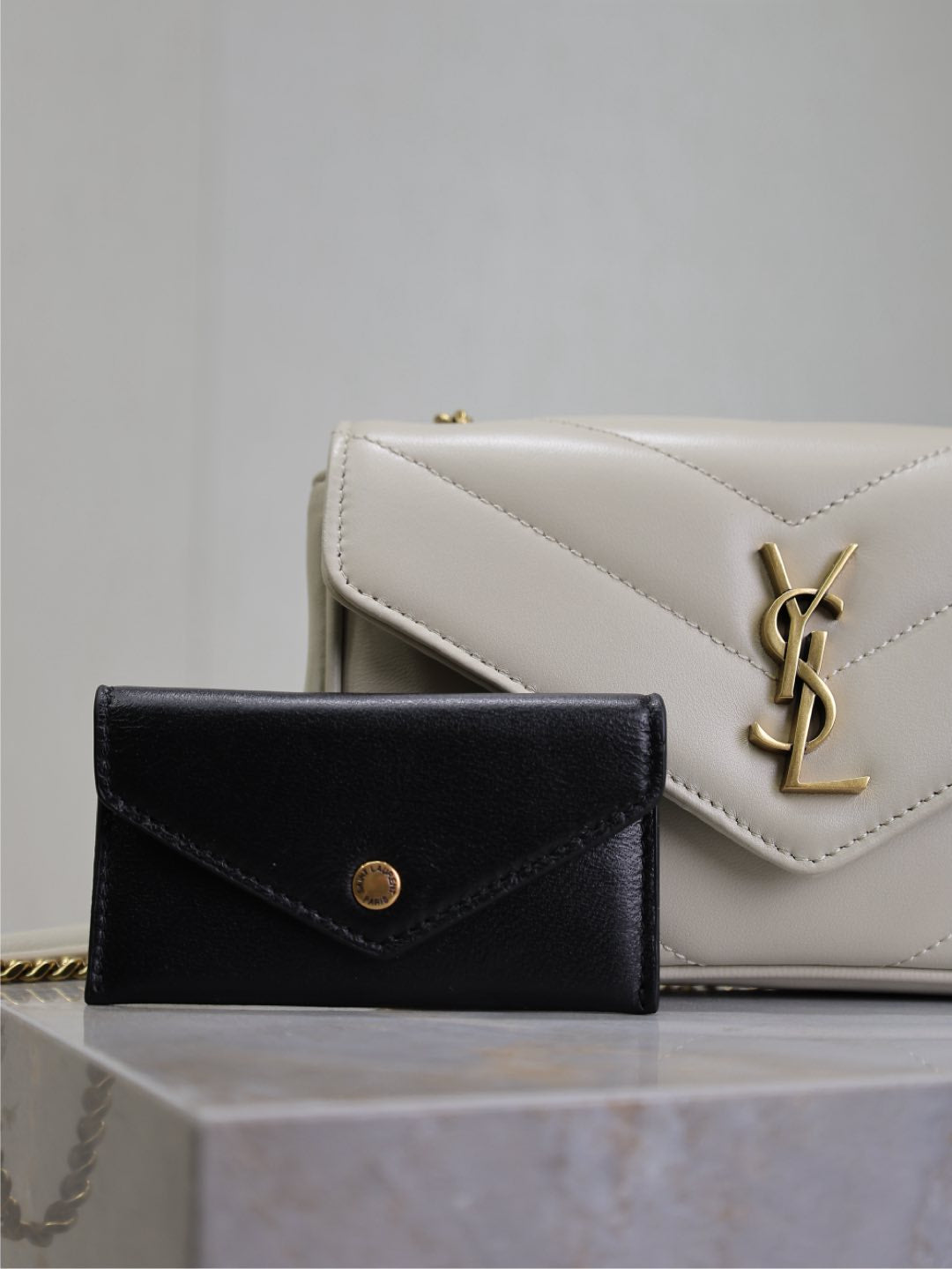 SAINT LAURENT LOULOU MINI 20 IN WHITE SHEEPSKIN GOLD HARDWARE