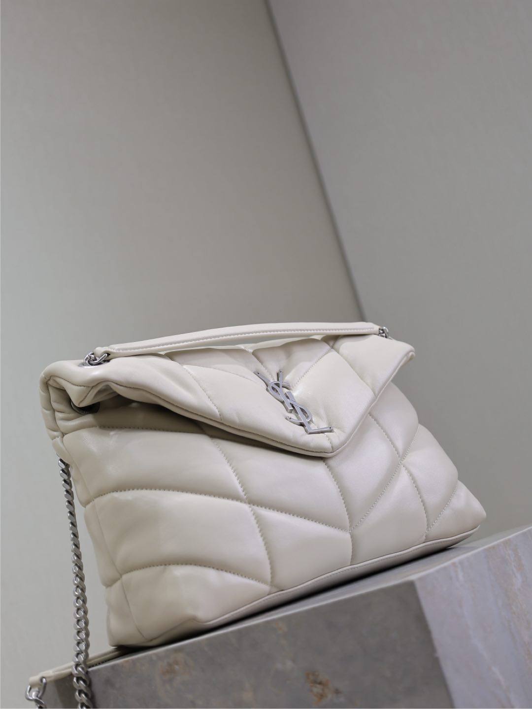 SAINT LAURENT YSL 25S LOULOU PUFFER GM 35 IN SMOKEY TAUPE CALFSKIN SILVER HARDWARE