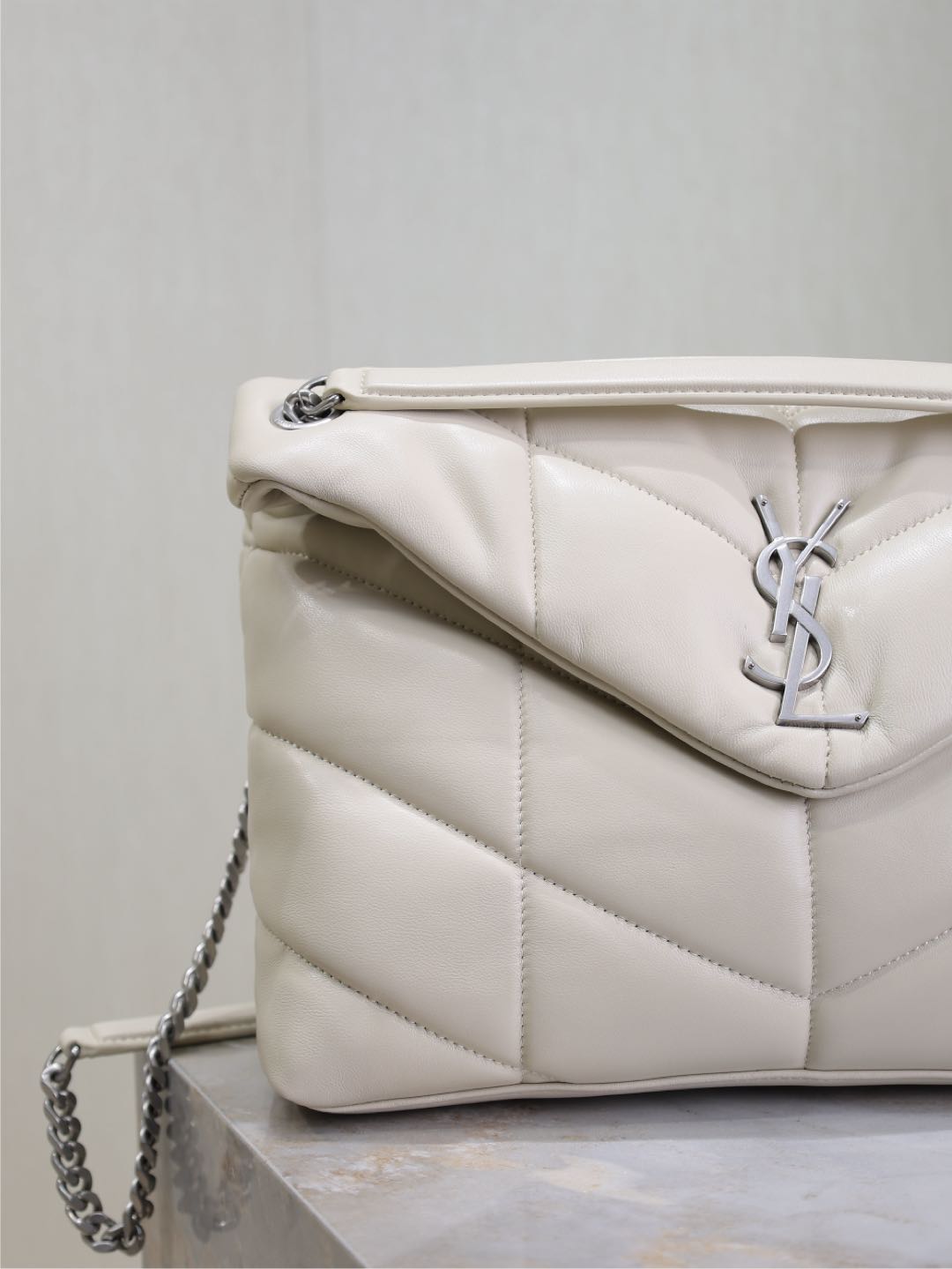 SAINT LAURENT YSL 25S LOULOU PUFFER GM 35 IN SMOKEY TAUPE CALFSKIN SILVER HARDWARE