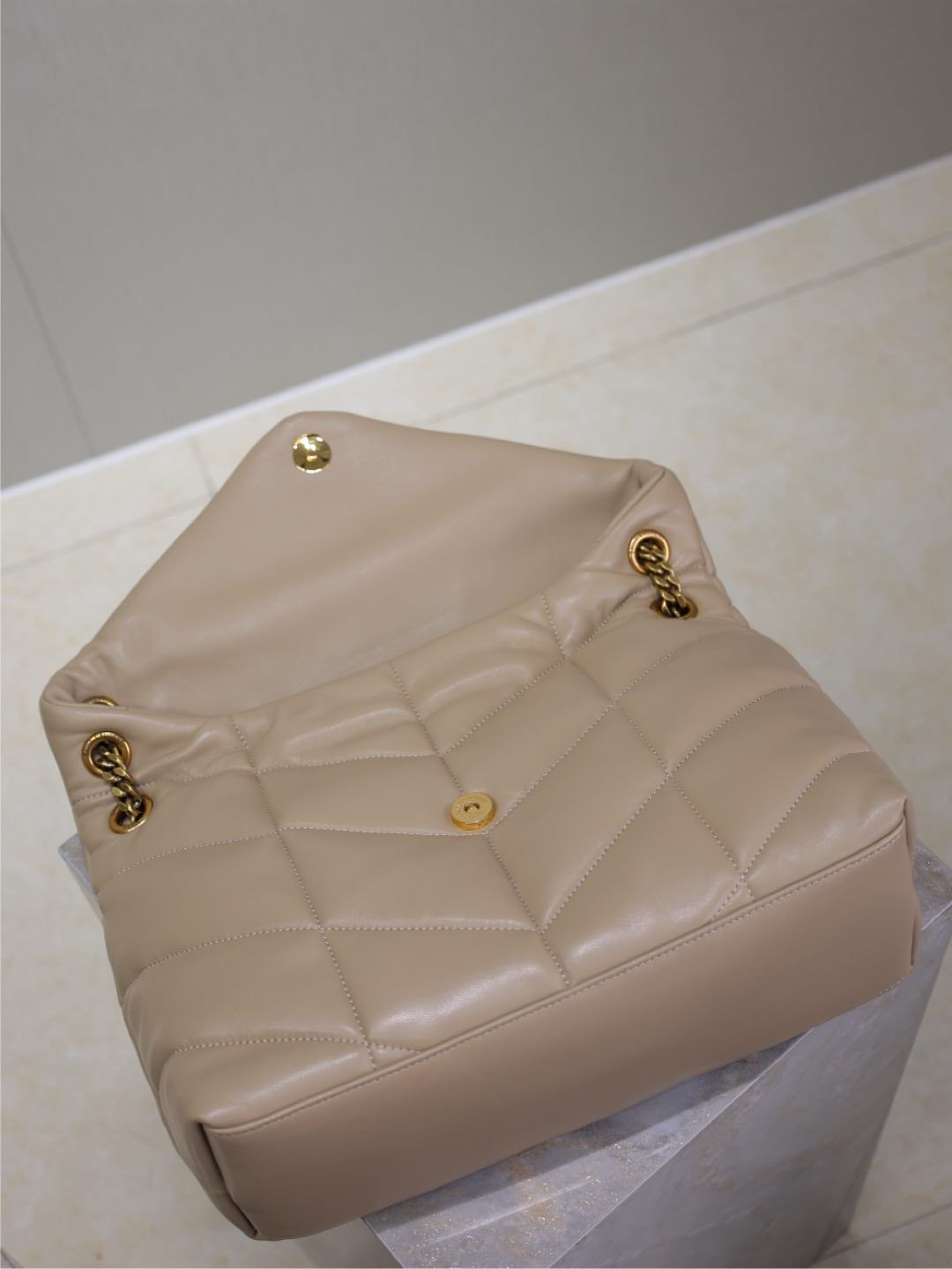 SAINT LAURENT YSL 25S LOULOU PUFFER GM 35 IN BROWN CALFSKIN GOLD HARDWRE