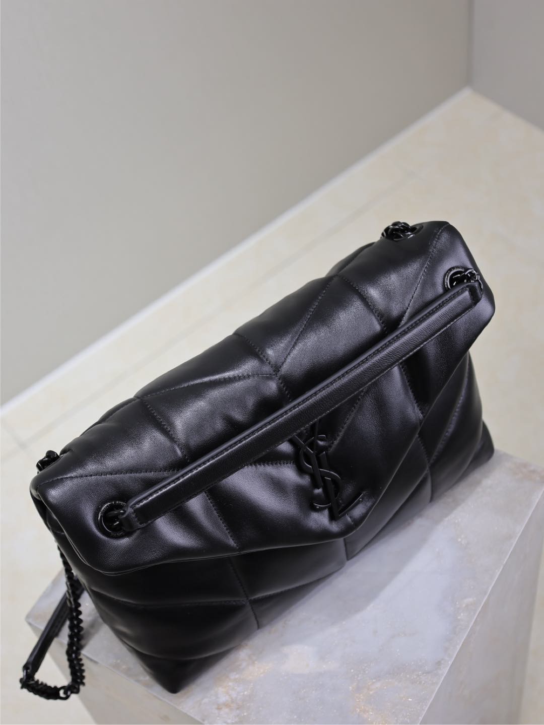SAINT LAURENT YSL 25S LOULOU PUFFER GM 35 IN BLACK CALFSKIN BLACK HARDWRE