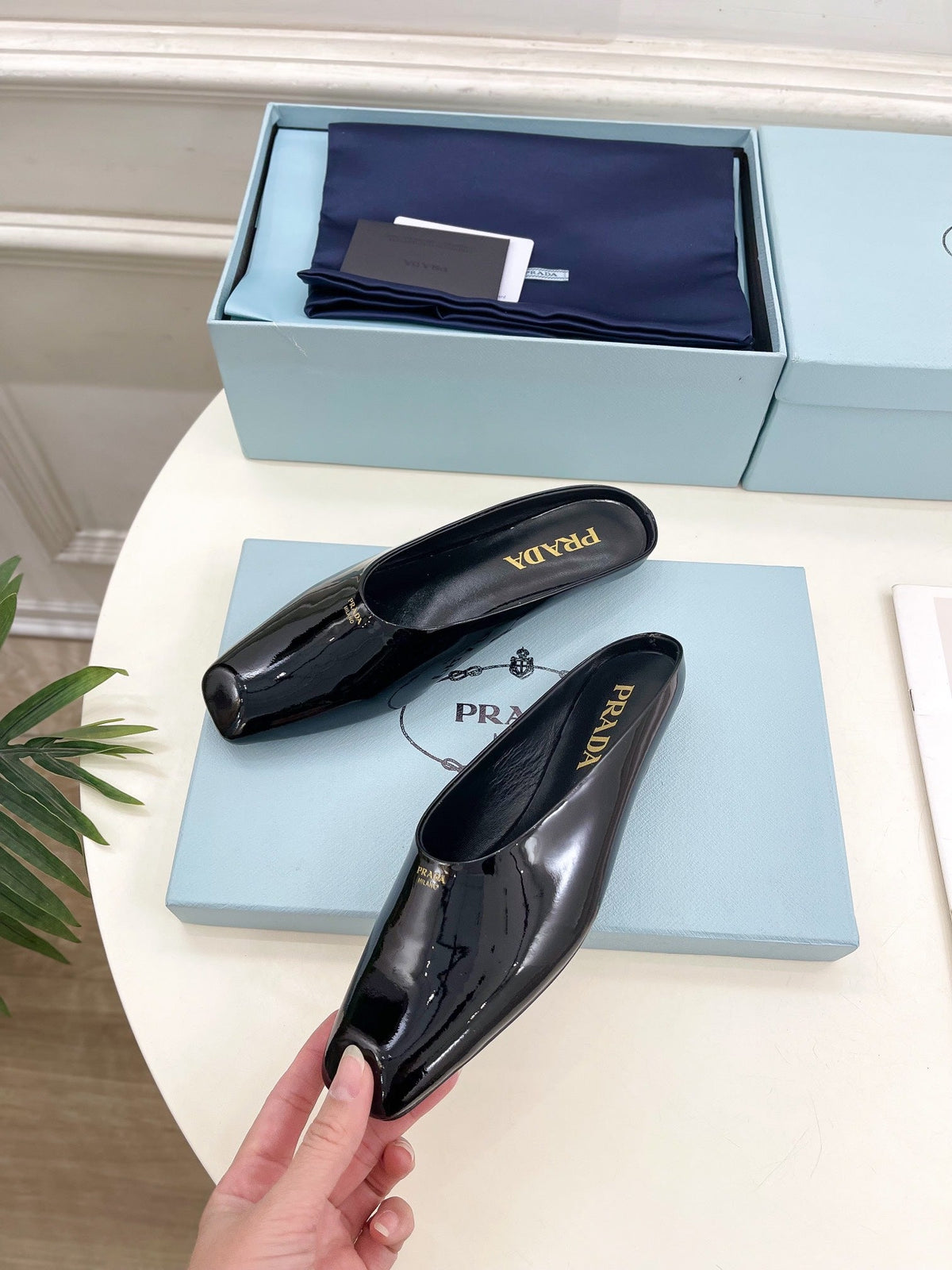 PRADA MULES SQUARE TOE IN BLACK SHINY CALFSKIN