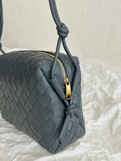 BOTTEGA VENETA BV LOOP SMALL 23CM GREY CALFSKIN
