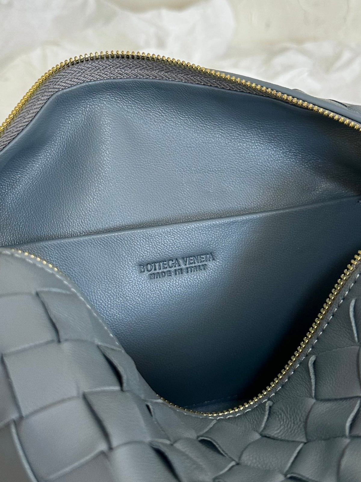 BOTTEGA VENETA BV LOOP SMALL 23CM GREY CALFSKIN
