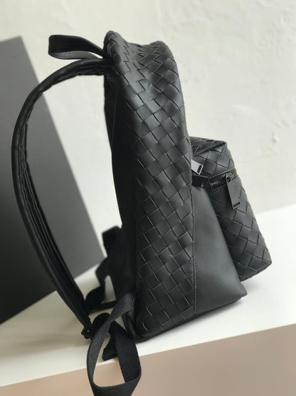BOTTEGA VENETA SMALL INTRECCIATO 41 BACKPACK IN BLACK CALFSKIN