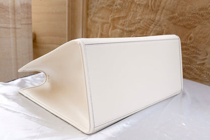FENDI Fend Sunshine Large Bag 40.5 White Leather
