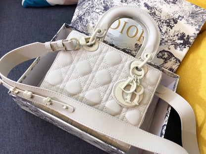 DIOR MEDIUM LADY 20 BAG IN WHITE CALFSKIN
