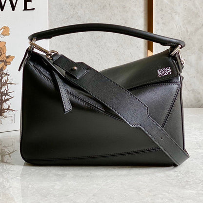 LOEWE MEDIUM 29 PUZZLE BAG IN BLACK SOFT GRAINED CALFSKIN