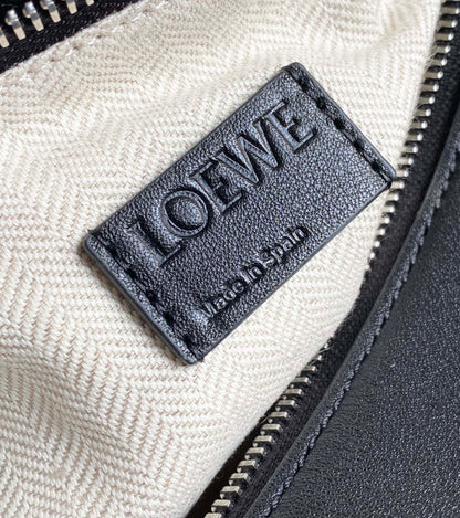 LOEWE MEDIUM 29 PUZZLE BAG IN BLACK SOFT GRAINED CALFSKIN