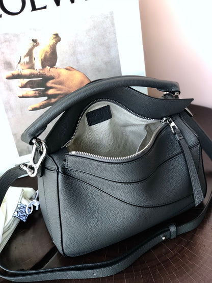 LOEWE SMALL PUZZLE 24 BAG IN CLASSIC BLACK CALFSKIN