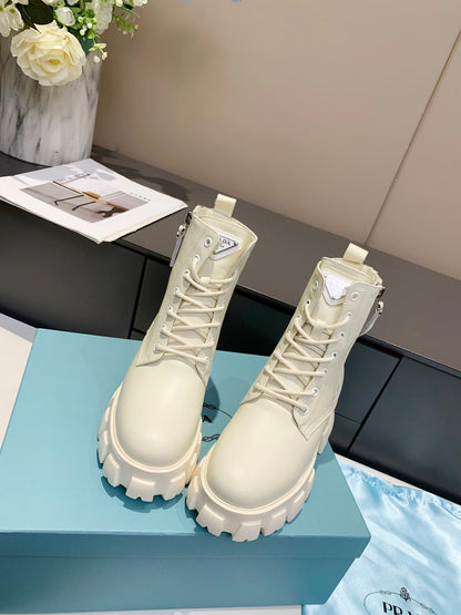 PRADA 25S SNOW BOOTS IN WHITE CALFSKIN