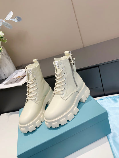 PRADA 25S SNOW BOOTS IN WHITE CALFSKIN
