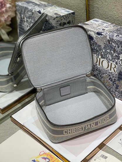 DIOR SMALL 24 VANITY CASE IN PALE GRAY MONOGRAM OBLIQUE JACQUARD