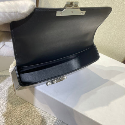 CELINE CHAIN EMBOSSED ARMPIT BAG 20 IN BLACK CALFSKIN SILVER HARDWARE