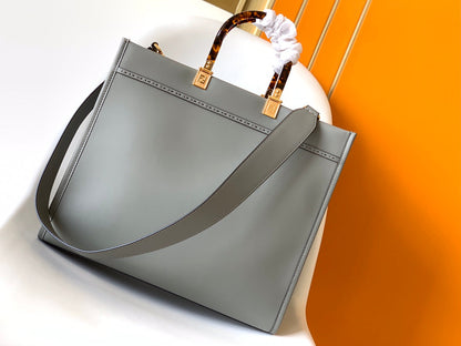 FENDI Fend Sunshine Medium Bag 35 Grey Leather