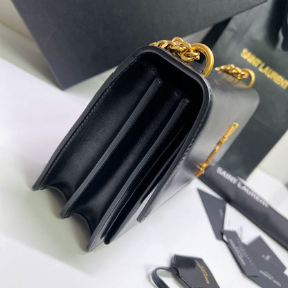 SAINT LAURENT SUNSET MEDIUM 22 IN BLACK CALFSKIN GOLD HARDWARE
