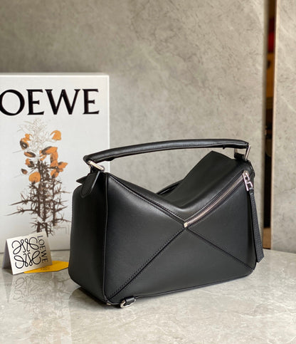 LOEWE MEDIUM 30 PUZZLE BAG IN BLACK SOFT GRAINED CALFSKIN