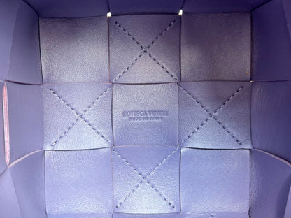 BOTTEGA VENETA SMALL CASSETTE BUCKET 18 IN ULTRA VIOLET CALFSKIN