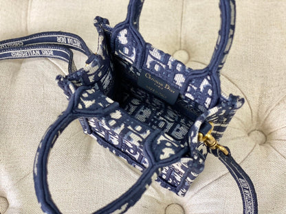DIOR LADY 18 BAG IN BLUE OBLIQUE JACQUARD