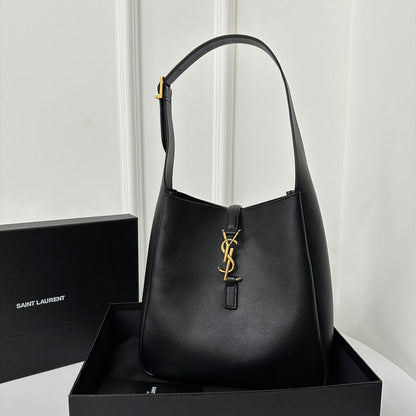SAINT LAURENT LE 5 À 7 HANDBAG 22 IN BLACK CALFSKIN