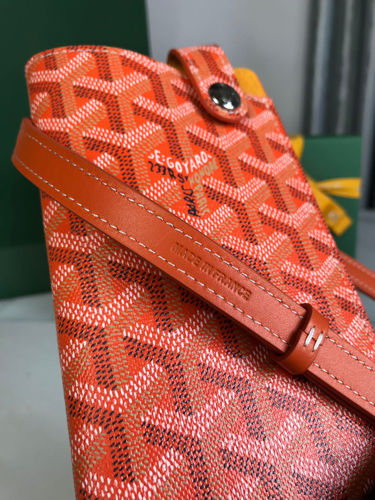 GOYARD MONTMARTRE GM CASE 18 IN ORANGE GOYARDINE CANVAS