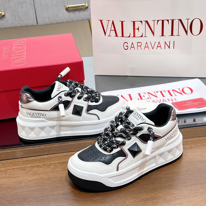 VALENTINO 25S GARAVANI ONE STUD XL PLATFORM SNEAKERS IN WHITE MIX BLACK LAMBSKIN