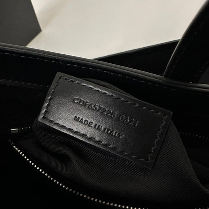 SAINT LAURENT LE 5 À 7 BAG 24 BLACK CALFSKIN WITH SILVER LOGO