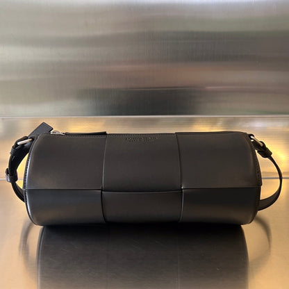 BOTTEGA VENETA CYLINDER CASSETTE 30 IN BLACK CALFSKIN