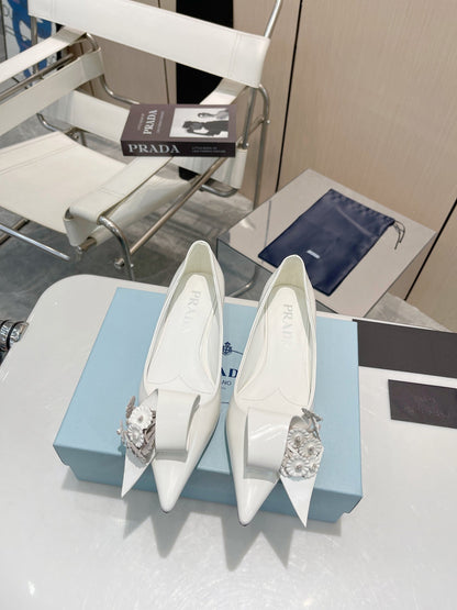 PRADA BALLET FLATS POINTED TOE IN WHITE SHINY CALFSKIN ATTACHED FLOWERS