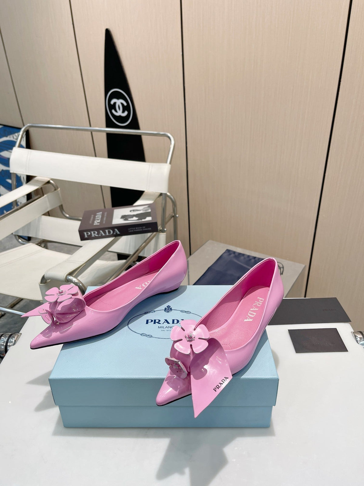 PRADA BALLET FLATS POINTED TOE IN PINK SHINY CALFSKIN ATTACHED FLOWERS