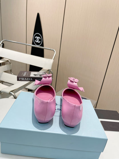 PRADA BALLET FLATS POINTED TOE IN PINK SHINY CALFSKIN ATTACHED FLOWERS