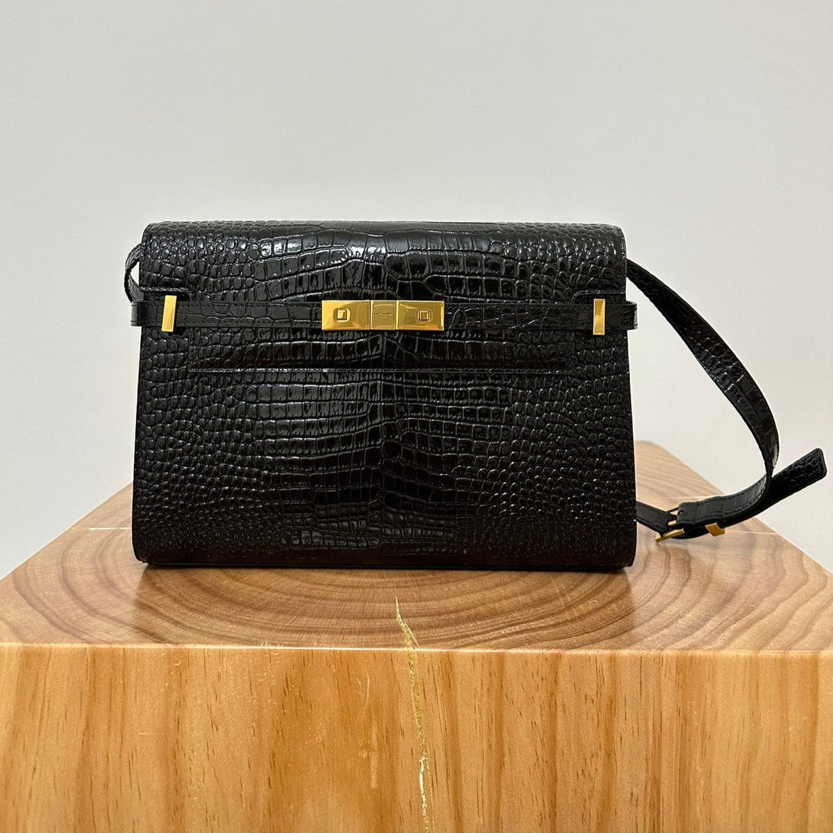 SAINT LAURENT MANHATTAN 29 TOP-HANDLE IN CROCODILE BLACK CALFSKIN