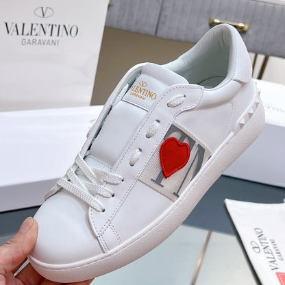 VALENTINO 25S GARAVANI ROCKSTUD UNTITLED SNEAKERS IN WHITE LAMBSKIN