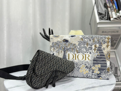 DIOR SADDLE 28 BAG IN BLACK OBLIQUE JACQUARD