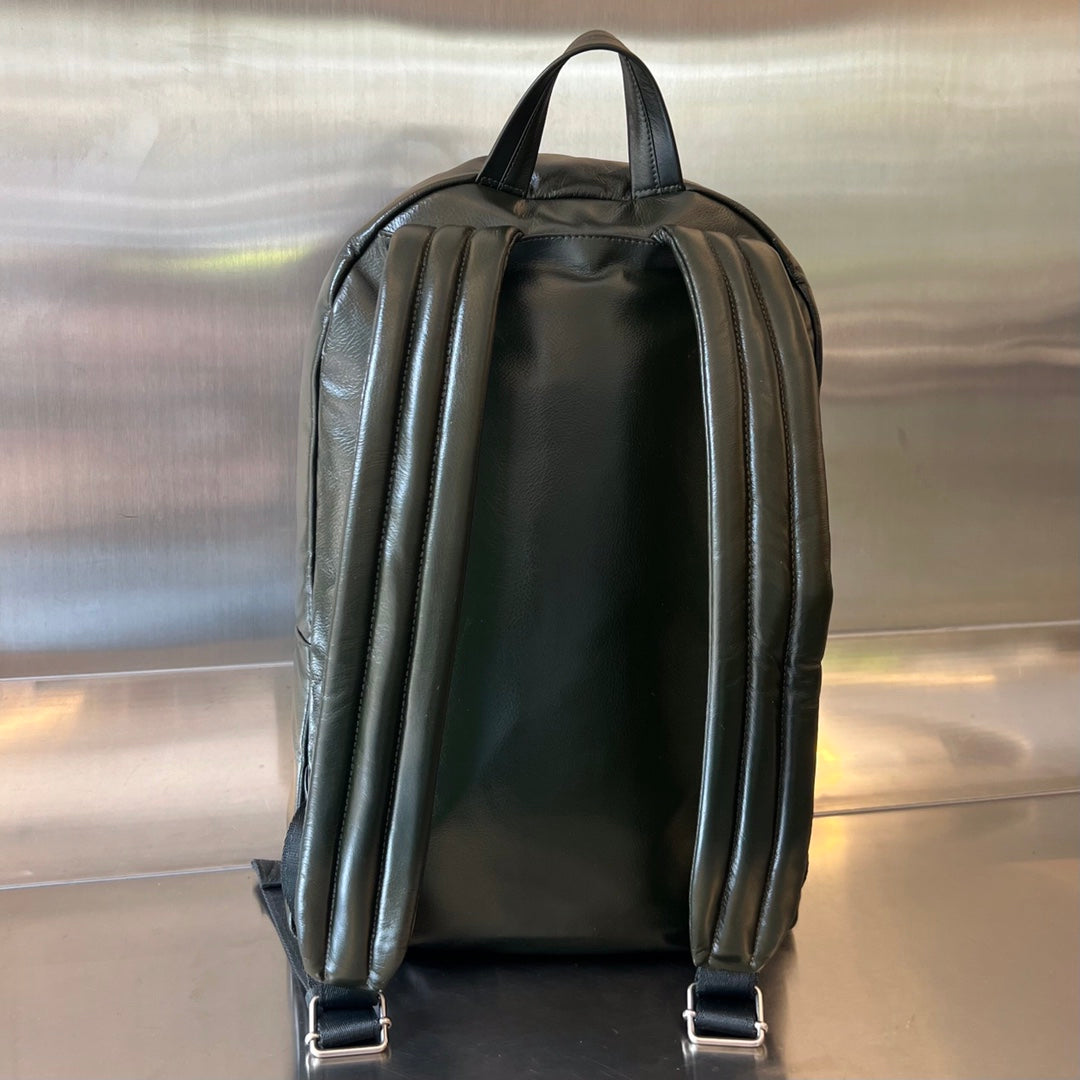 BOTTEGA VENETA MEDIUM ARCHETYPE 46 DARK GREEN LAMBSKIN BACKPACK