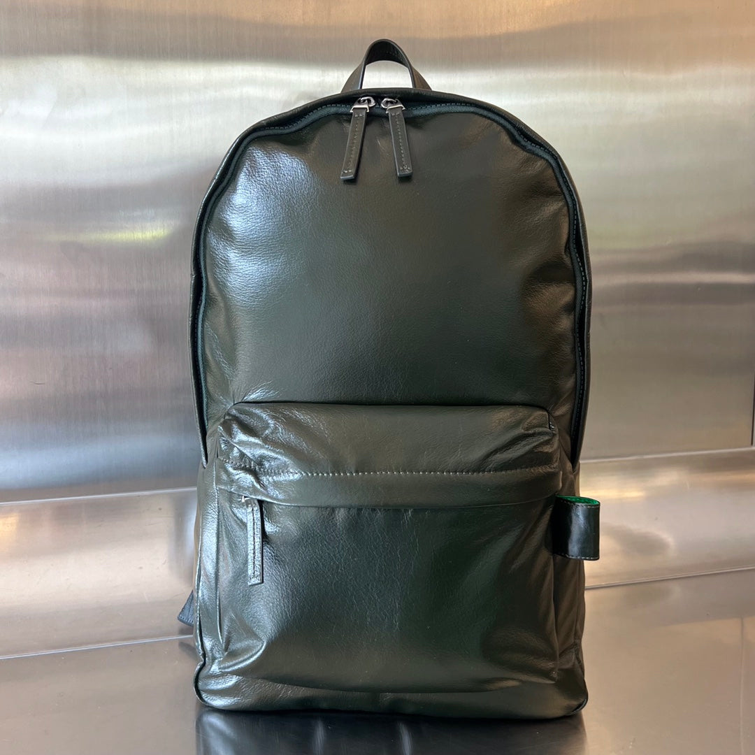 BOTTEGA VENETA MEDIUM ARCHETYPE 46 DARK GREEN LAMBSKIN BACKPACK