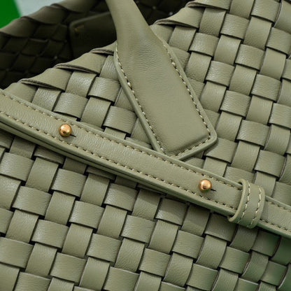 BOTTEGA VENETA Mini Cabat 20cm Light Green Lambskin Ghw
