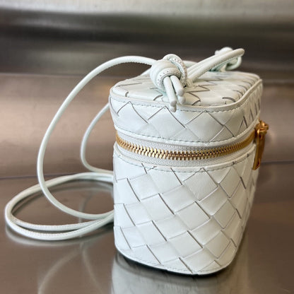 BOTTEGA VENETA MINI VANITY CASE 18 IN WHITE LAMBSKIN