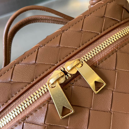 BOTTEGA VENETA MINI VANITY CASE 18 IN CINNAMON BROWN LAMBSKIN