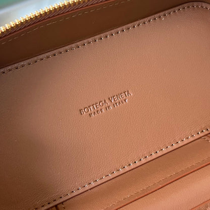 BOTTEGA VENETA MINI VANITY CASE 18 IN CINNAMON BROWN LAMBSKIN