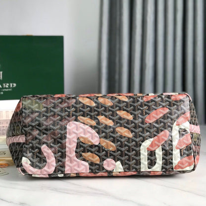 GOYARD SAINT LOUIS GM BAG 40 IN PINK LETTRES CAMOUFLAGE GOYARDINE CANVAS