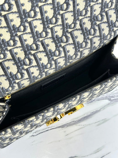 DIOR MONTAIGNE 25 BAG IN  BLUE OBLIQUE JACQUARD