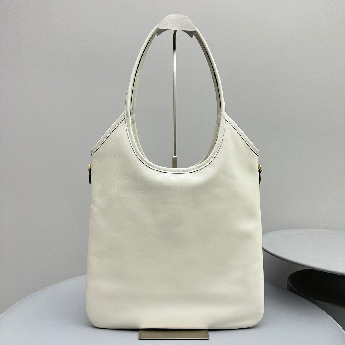 MIU MIU HOBO 40 TOTE IN WHITE CALFSKIN