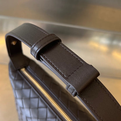 BOTTEGA VENETA WALLACE 22 BAG IN FONDANT CALFSKIN