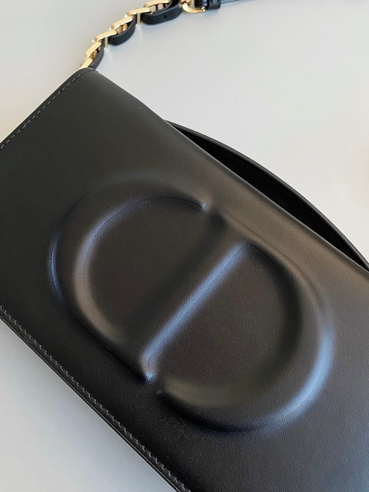 DIOR SIGNATURE CHAIN BAG 21 IN BLACK CALFSKIN